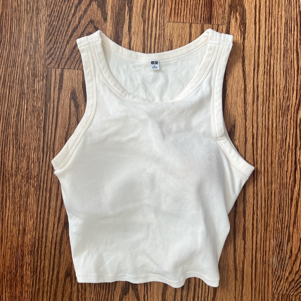 Uniqlo cropped bra tank
